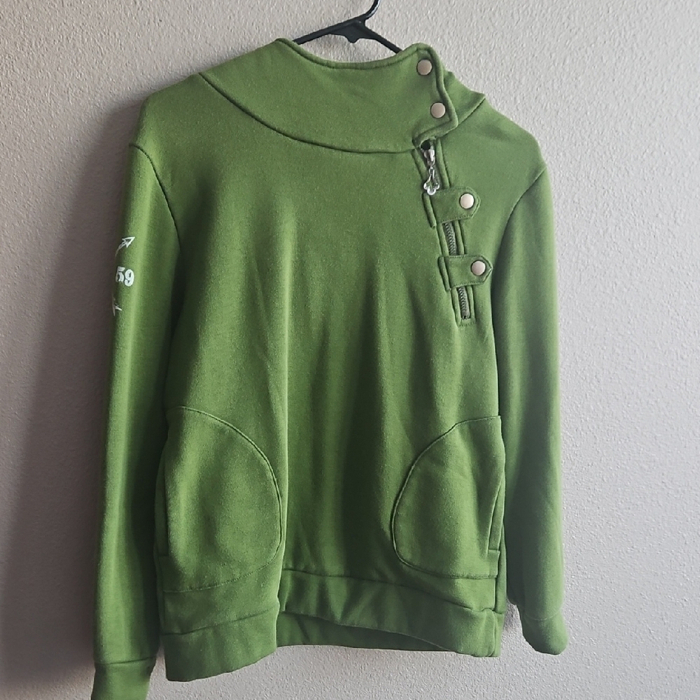 Women's Alaska Chicks Green Pullover Hoodie